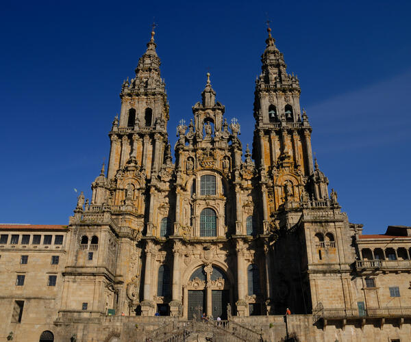 Saint Jean Pied de Port - Santiago de Compostela à pied et en minibus