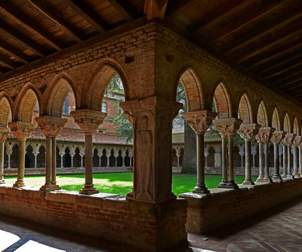 Du Puy-en-Velay à Saint-Jean-Pied-de-Port à pied et en minibus