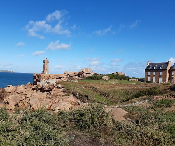 Bretagne : La côte de Granit Rose, de la Pointe du Château à Lannion