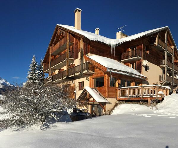 Alpes : La vallée de Névache en raquettes