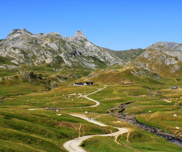 Pyrénées : Randonnée et balnéo à Néouvielle Gavarnie en accompagnée